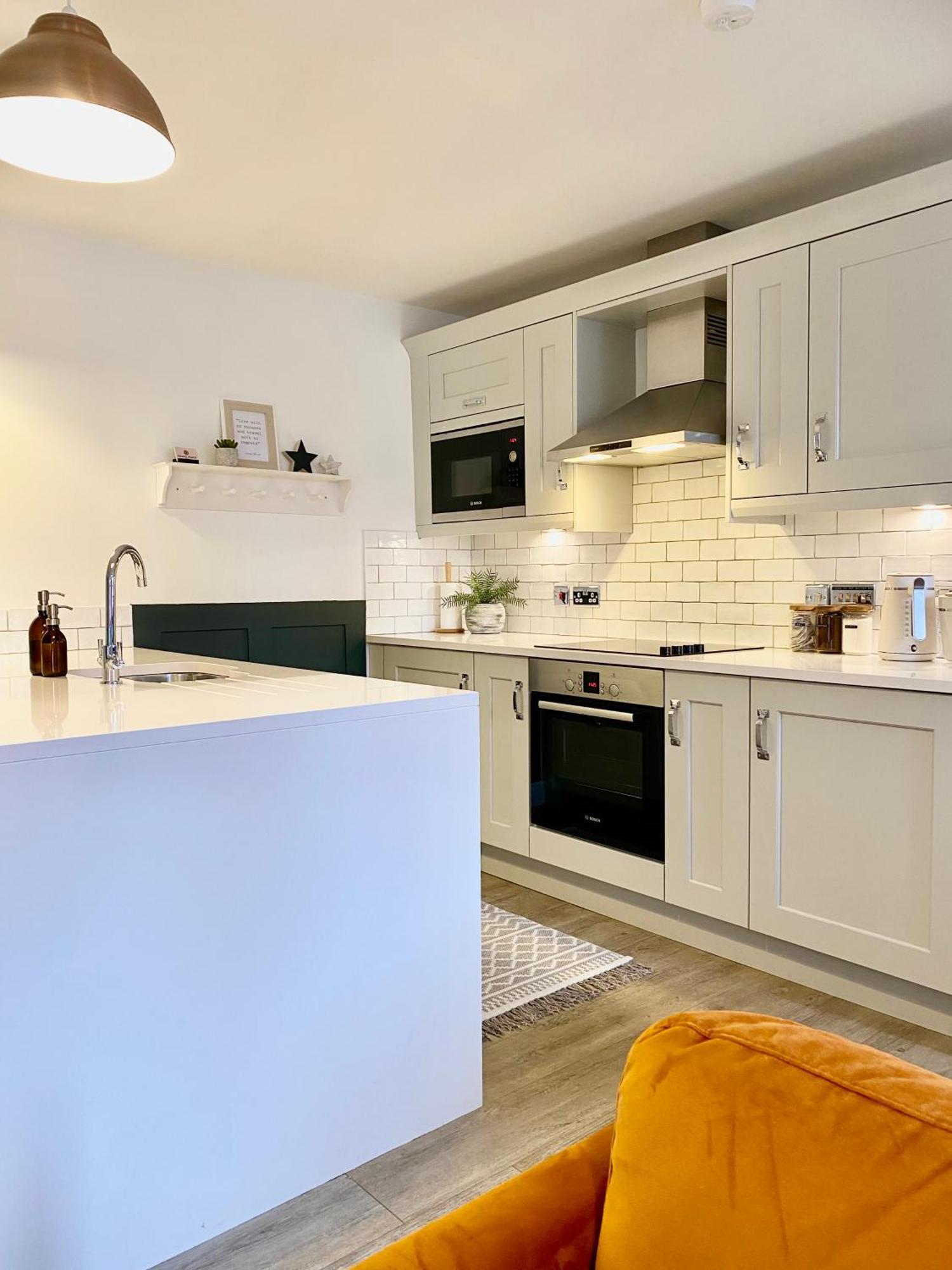 Boutique Chapel Apartment Within City Walls Chester Extérieur photo