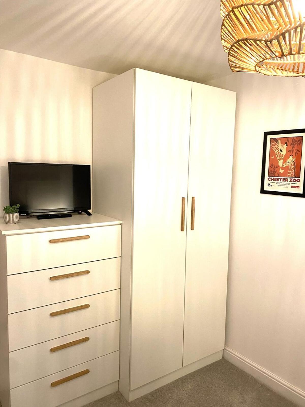 Boutique Chapel Apartment Within City Walls Chester Extérieur photo