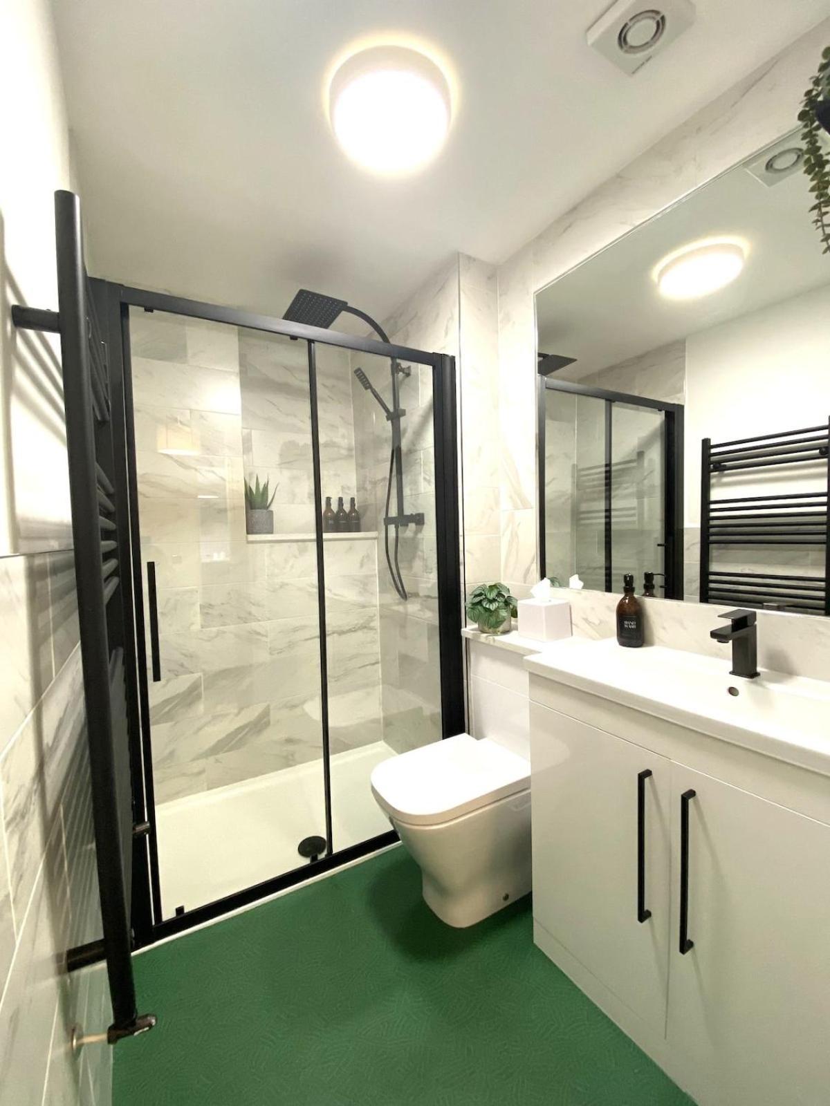 Boutique Chapel Apartment Within City Walls Chester Extérieur photo