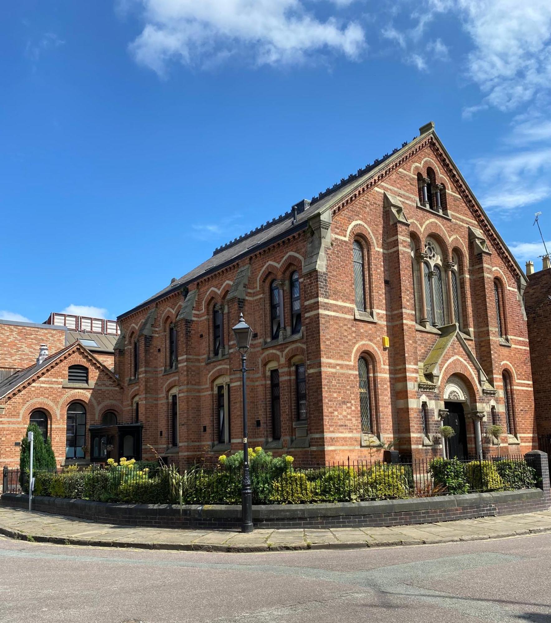 Boutique Chapel Apartment Within City Walls Chester Extérieur photo