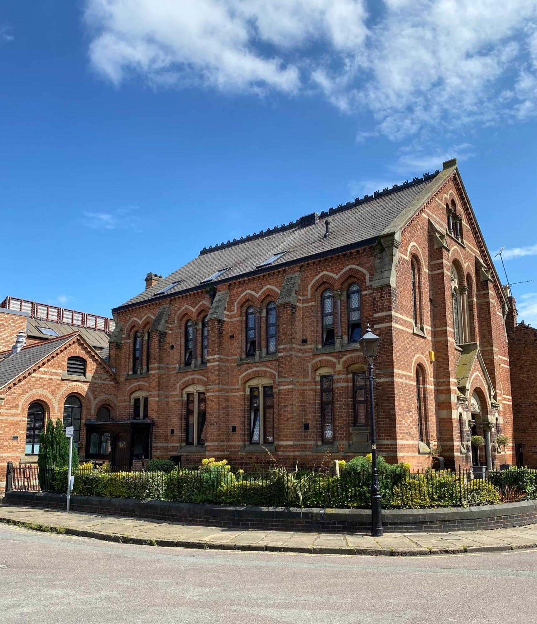 Boutique Chapel Apartment Within City Walls Chester Extérieur photo